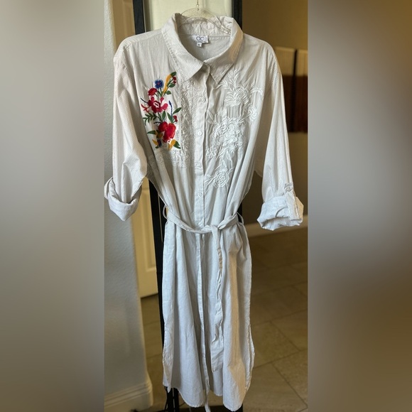 CC Chic Connection White/gray striped Shirt Belted Dress with Floral embroidery - Picture 3 of 12